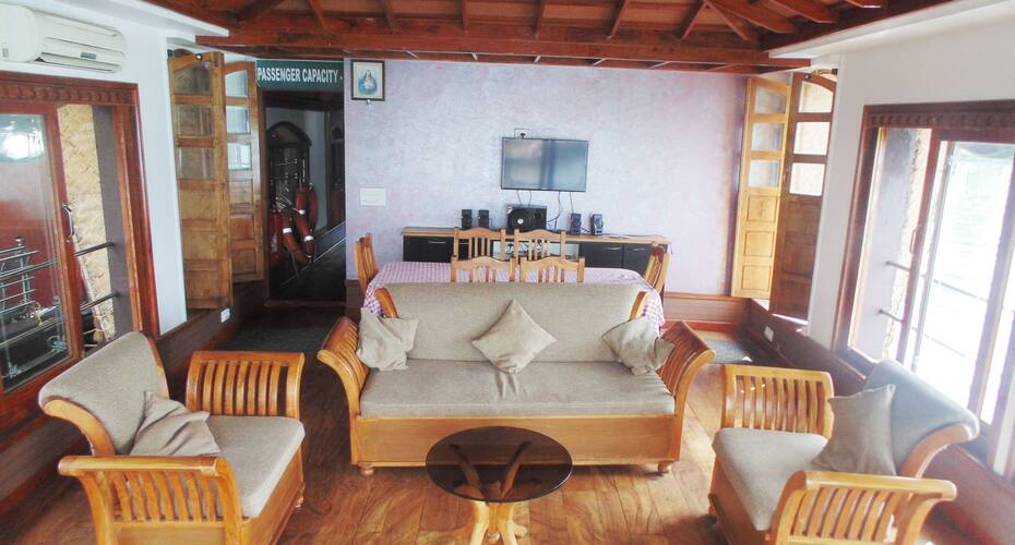 Pickadly Houseboats, Alleppey 5